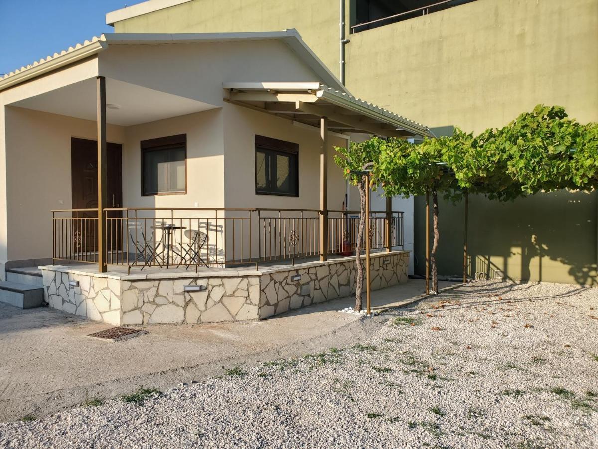Backyard Apartment Kalligoni Extérieur photo
